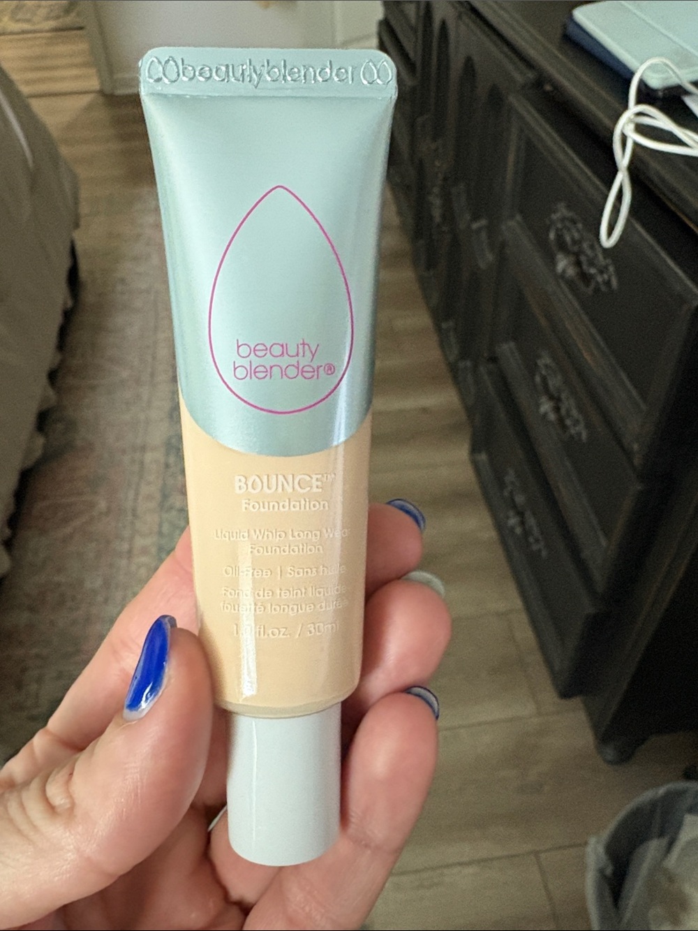Beautyblender Bounce Liquid Whip Long Wear Foundation - 1.1 N Light Shell